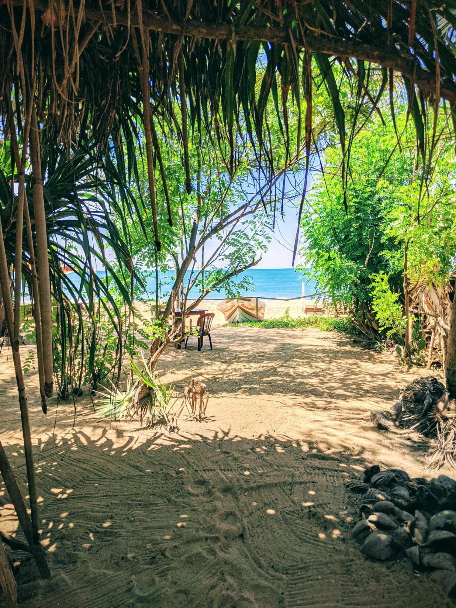 Breezy Beach Cabanas Arugam Bay Exterior foto